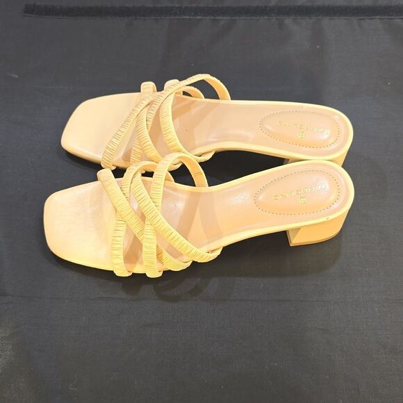 BRAND NEW BANDOLINO WOMEN'S RUN RUN 3 FAUX LEATHER CRISS-CROSS SLIDE SANDALS - Picture 9 of 16